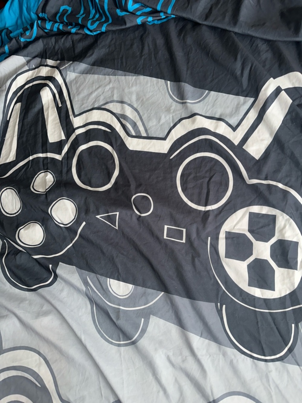 Home. Video Game Controller Bedding Print - Black and Gray